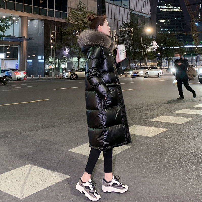 雅鹿爆款高端显瘦网红免洗亮面羽绒服女中长款2024新款大毛领过膝