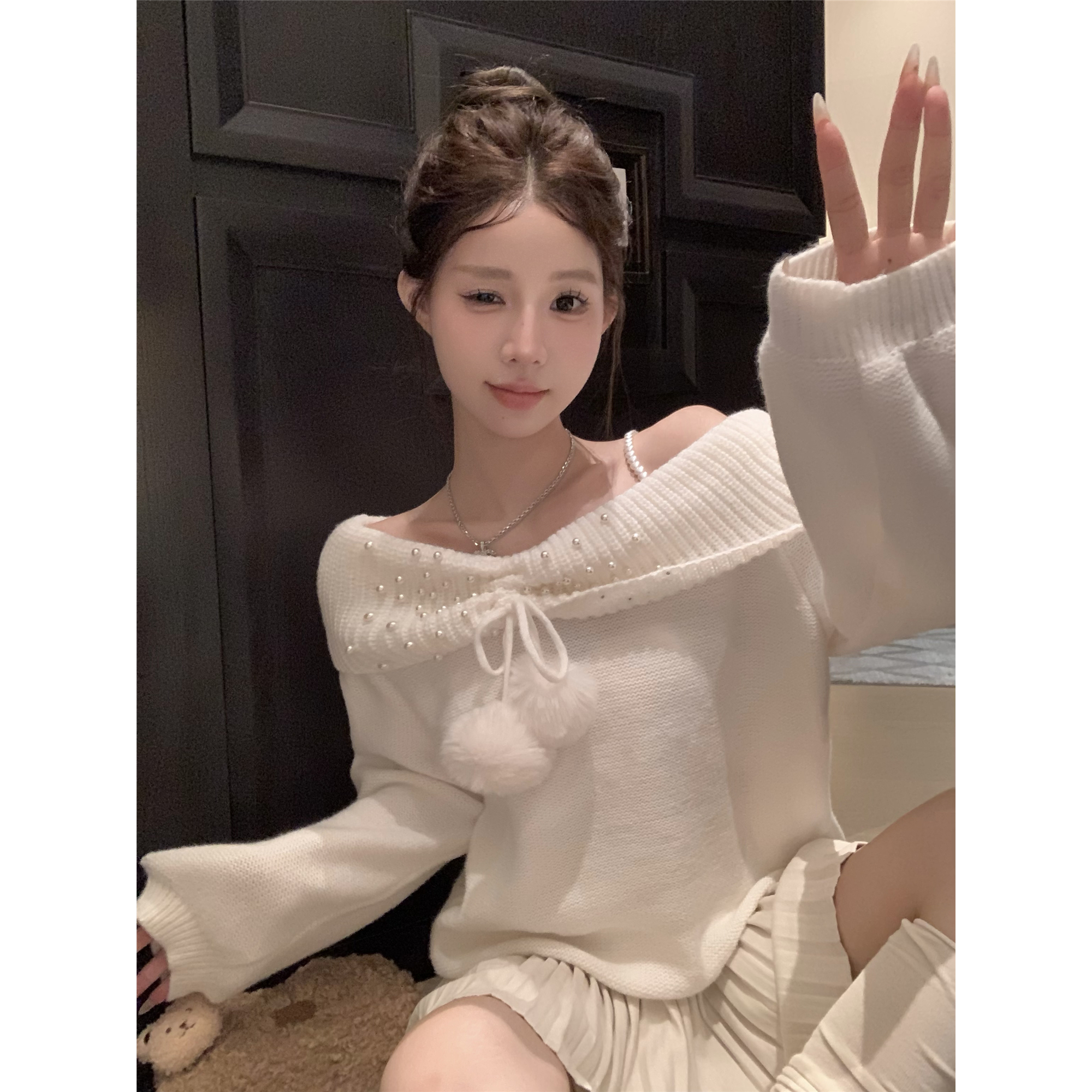 温柔系穿搭一字肩白色毛衣女秋冬慵懒风甜美针织外套宽松长袖上衣