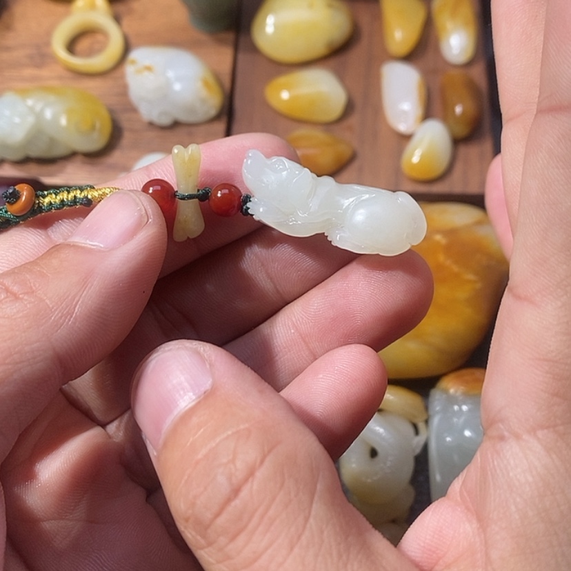 【闪购商品】和田玉车挂未镶嵌冷*