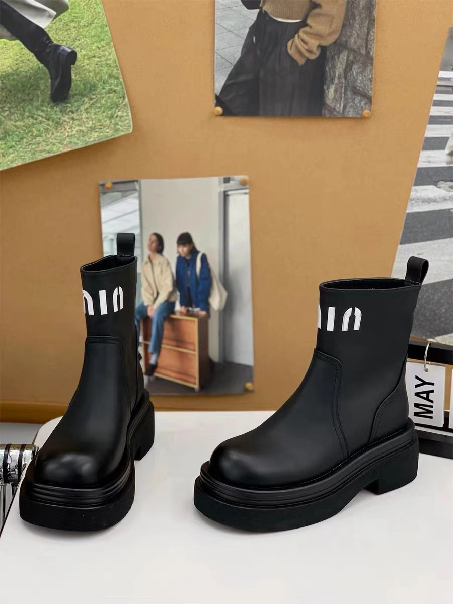 2024年秋季新款小个子英伦风复古增高粗跟一脚蹬马丁靴