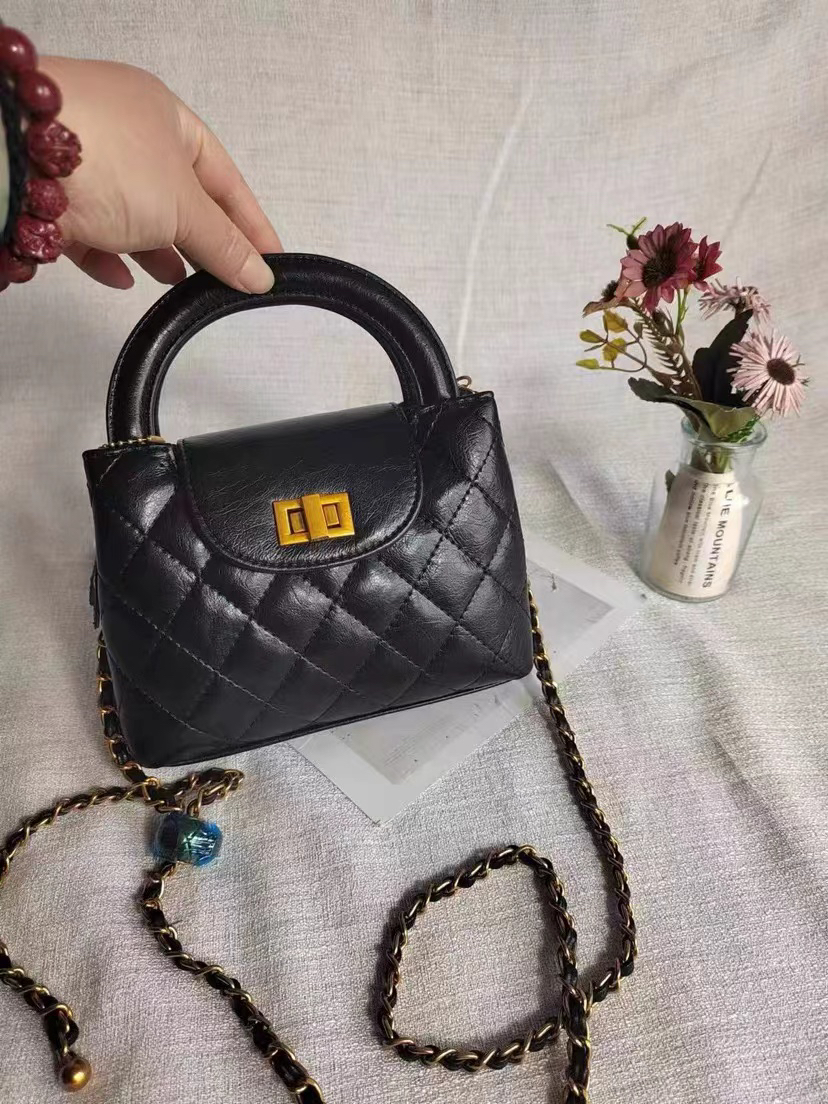 2024年新款高级感流行菱格链条斜挎手拎休闲包