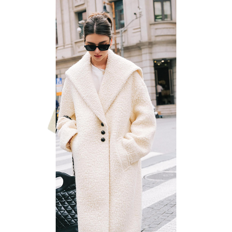 Marc Moore 奶白羊毛圈圈大翻领长款外套