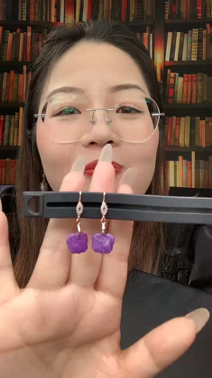 【闪购商品】苏纪石（舒俱来）.银S925镶嵌耳钩