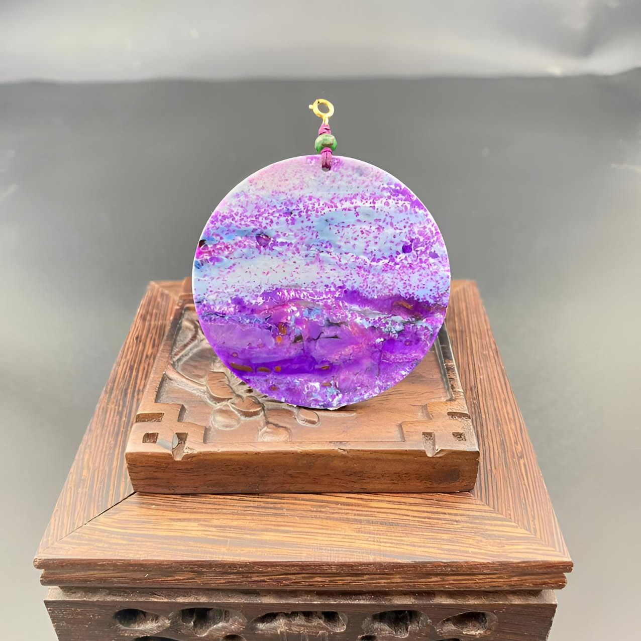 舒俱来 大圆牌吊坠 时尚精美 18K金 南非老料K0053