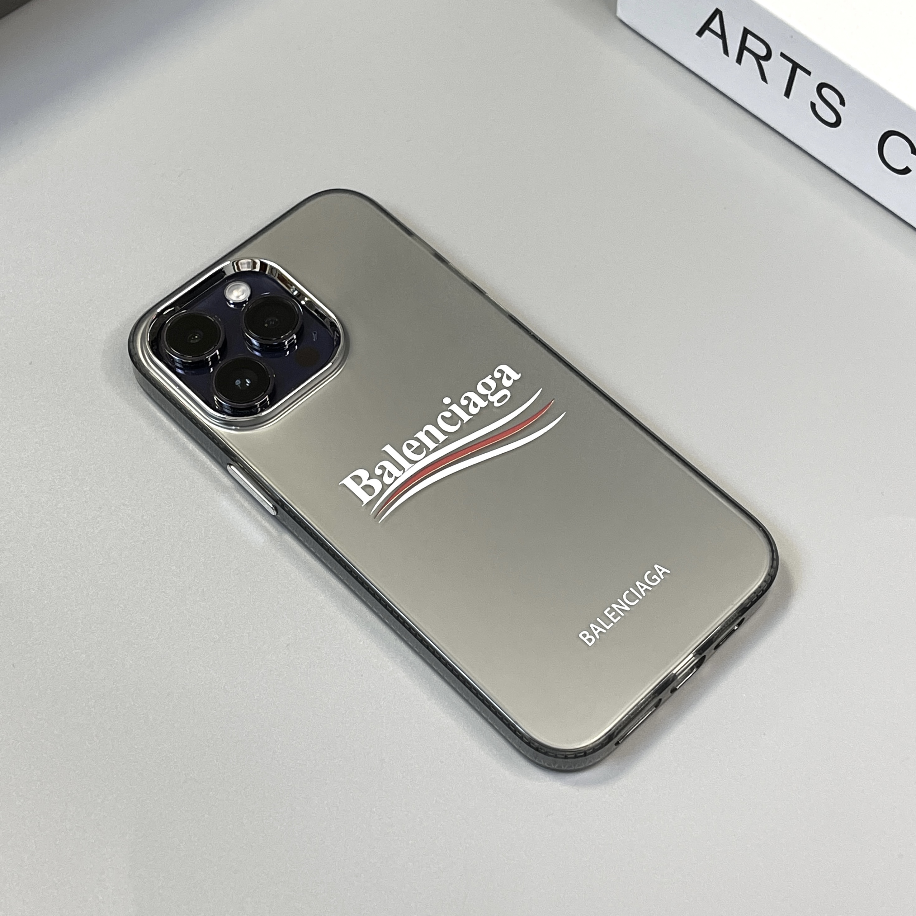 潮酷适用iPhone14promax手机壳电镀银苹果13情侣新款12pm磨砂肤感