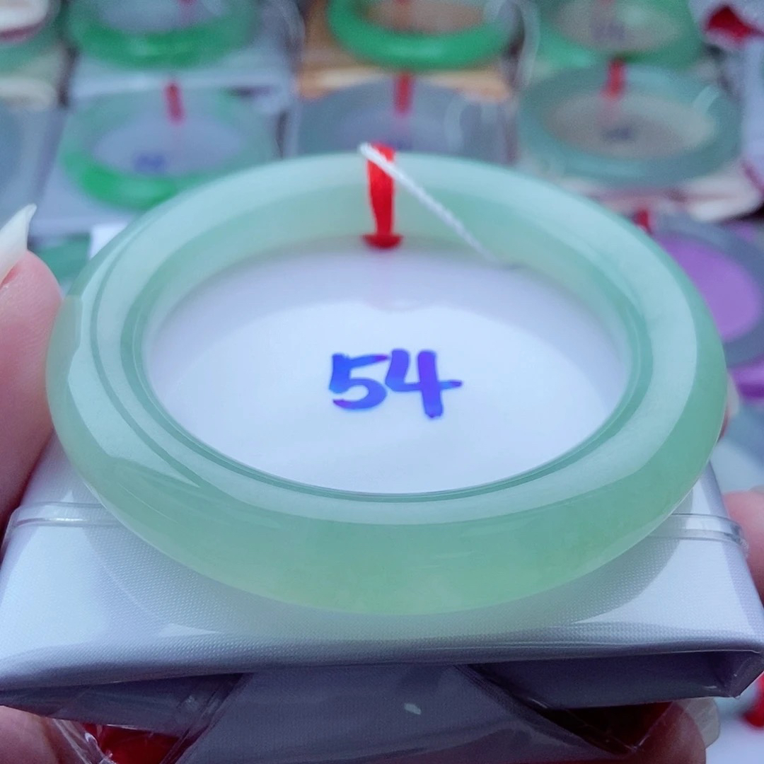 0582编54冰绿晴绿葡萄肉胖圆天然缅甸翡翠A货传承54.7，11.2，11.6。