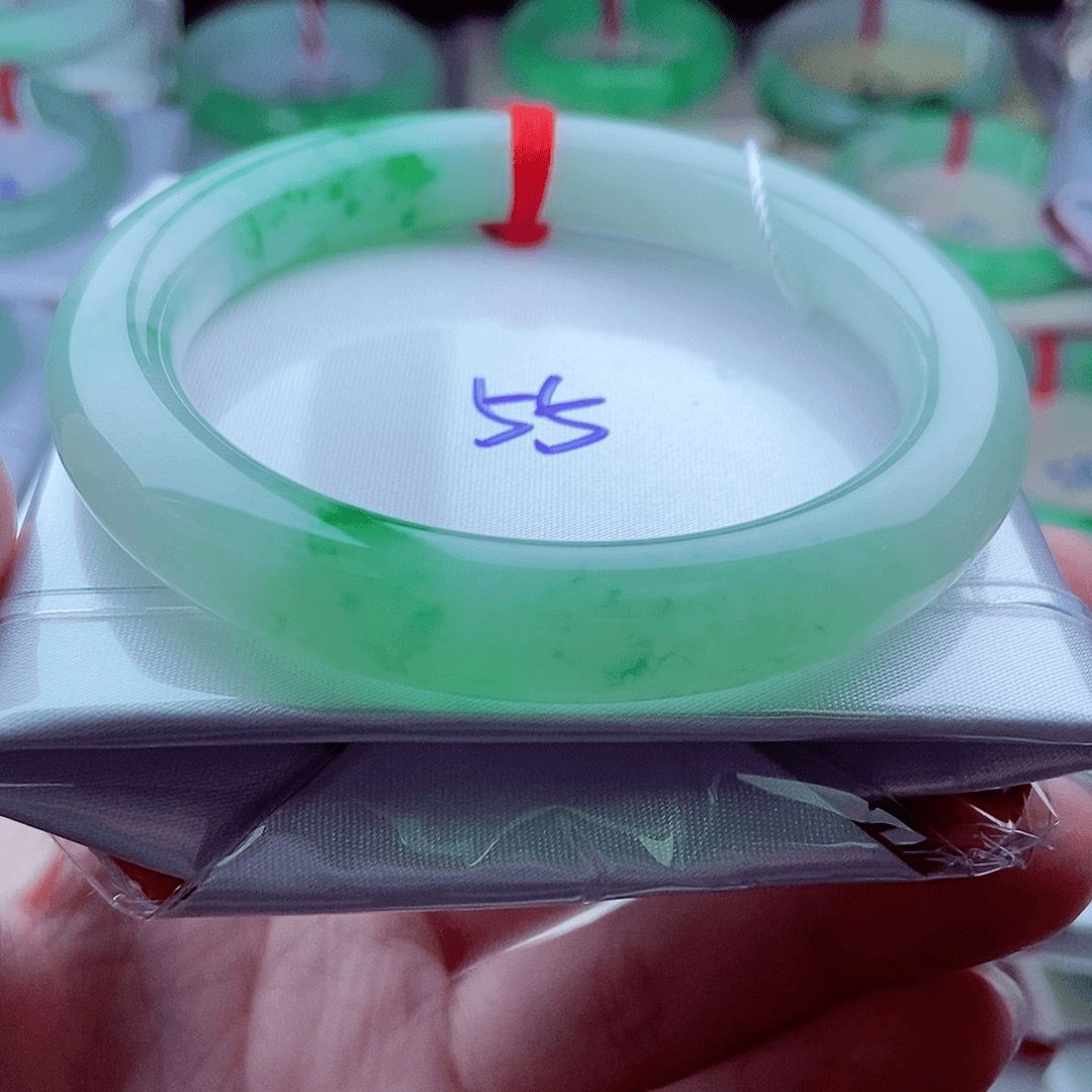 0301编55阳绿冰起胶收藏传承圆福天然缅甸翡翠A货55.6，10.3，10.3。