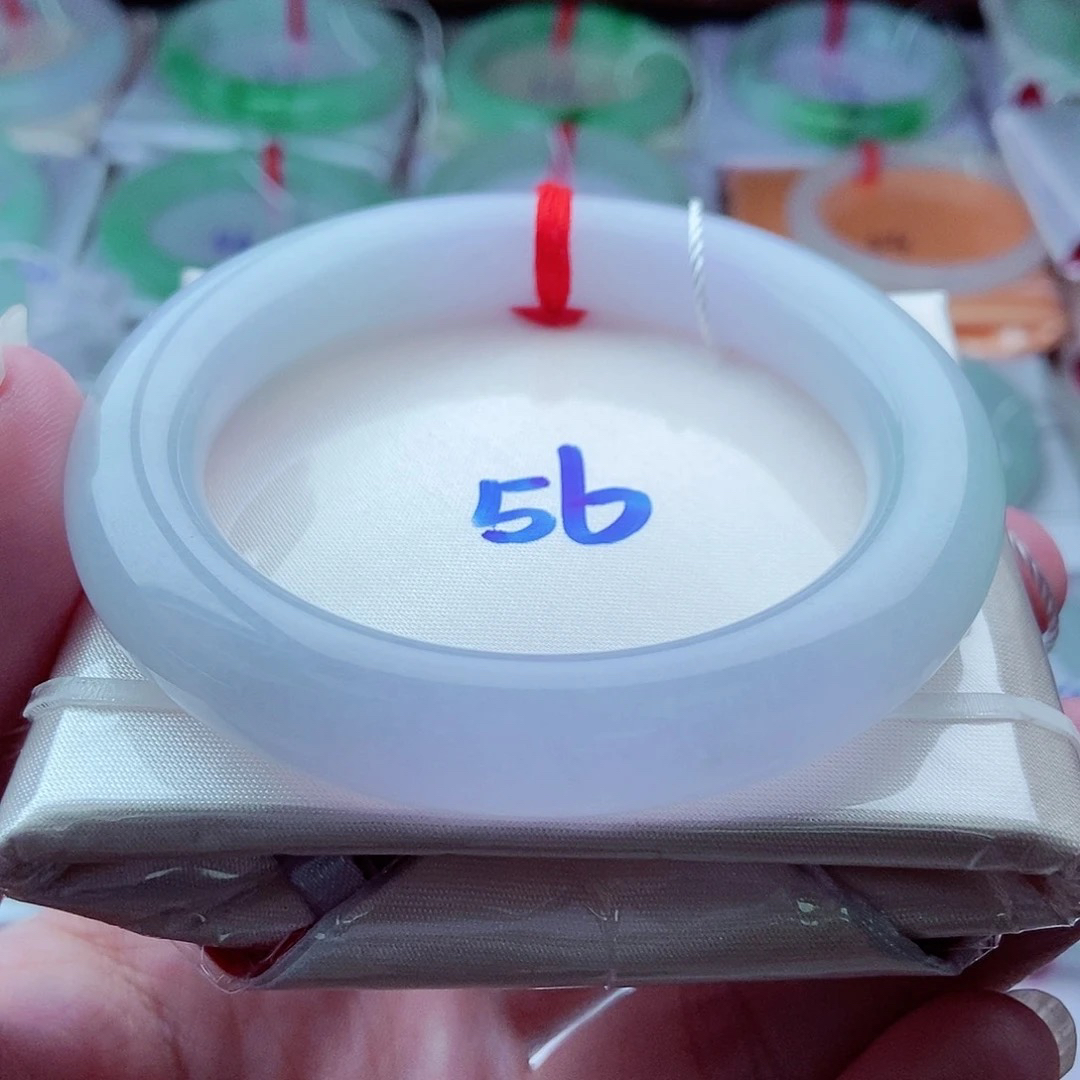 0202编56冰紫梦幻浪漫胖圆玉天然缅甸翡翠A货传承56.8，11.3，11.3。