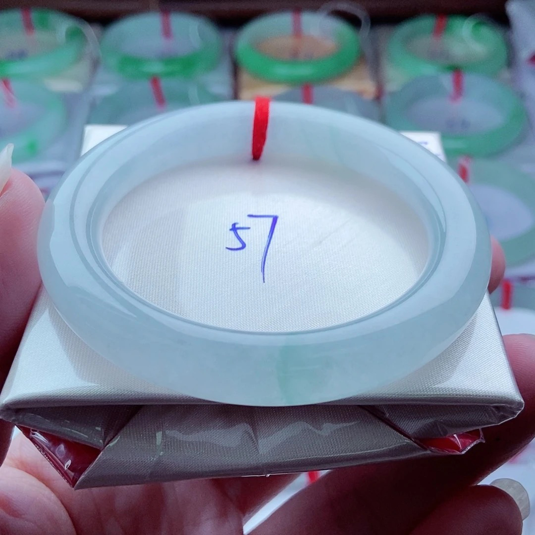 0801圆57冰透金丝绿水灵玉典藏天然缅甸翡翠A货传承57，10.4，10.8。