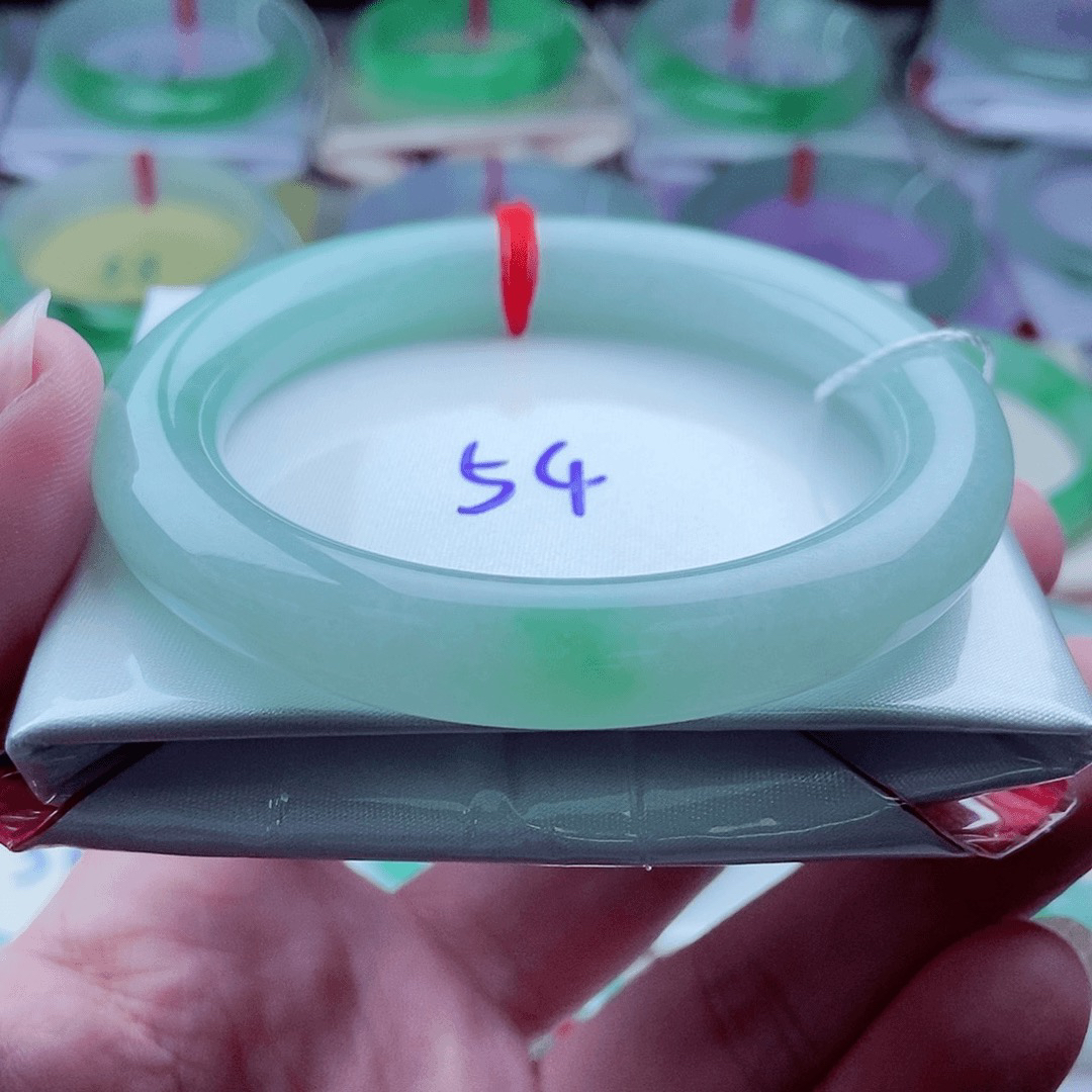 0368编54阳绿胶润冰清玉洁高贵圆天然缅甸翡翠A货传承54，9.9，9.9。