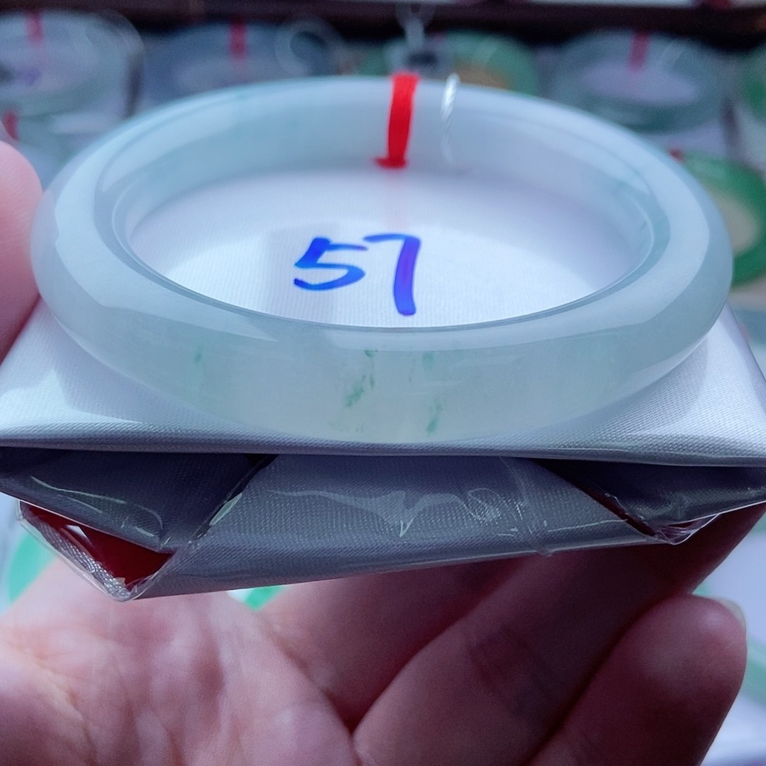 0251编57冰蓝底蓝绿花优雅圆天然缅甸翡翠A货传承57.3，10.3，10.5。