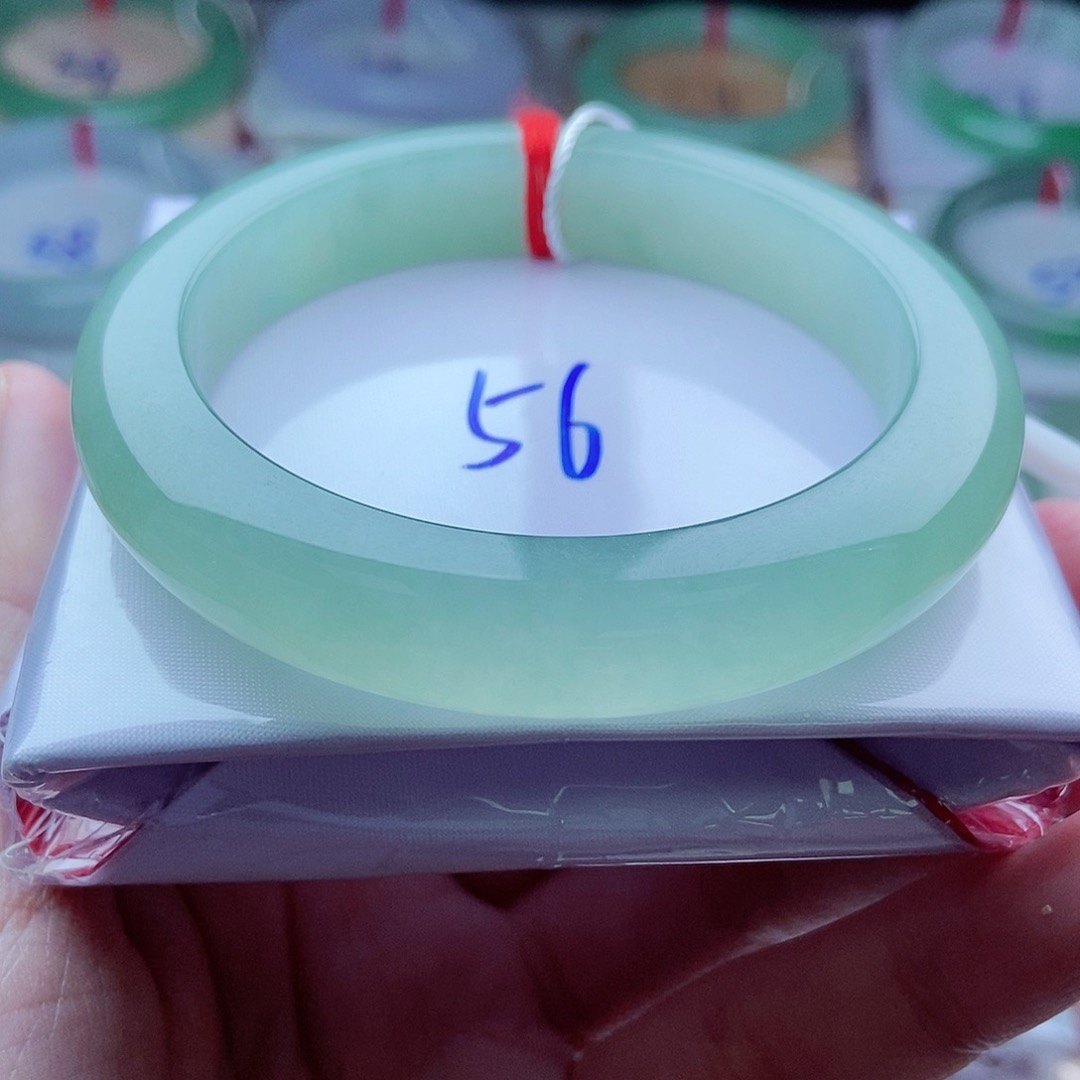 0580编56冰绿晴绿葡萄肉泥鳅背天然缅甸翡翠A货传承55.7，11.5，9.4