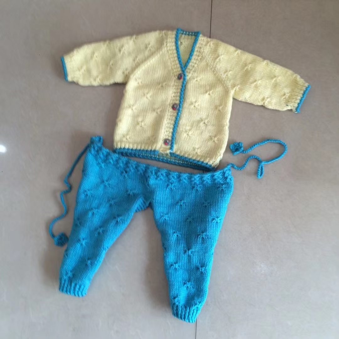 新生儿套装材料包。不是成品，是线和教程。