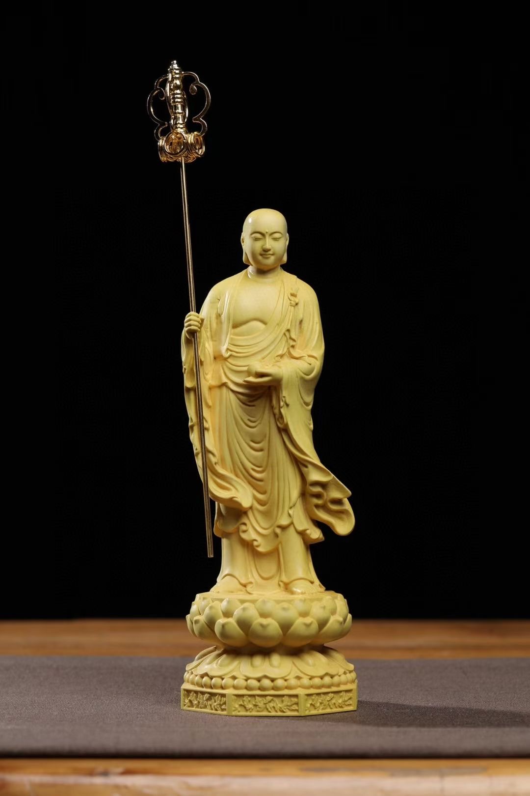 黄杨木地藏菩萨木雕工艺品高度20公分