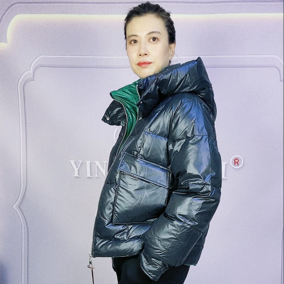 颖儿贝贝女装棉服加厚保暖连帽反季特惠外套