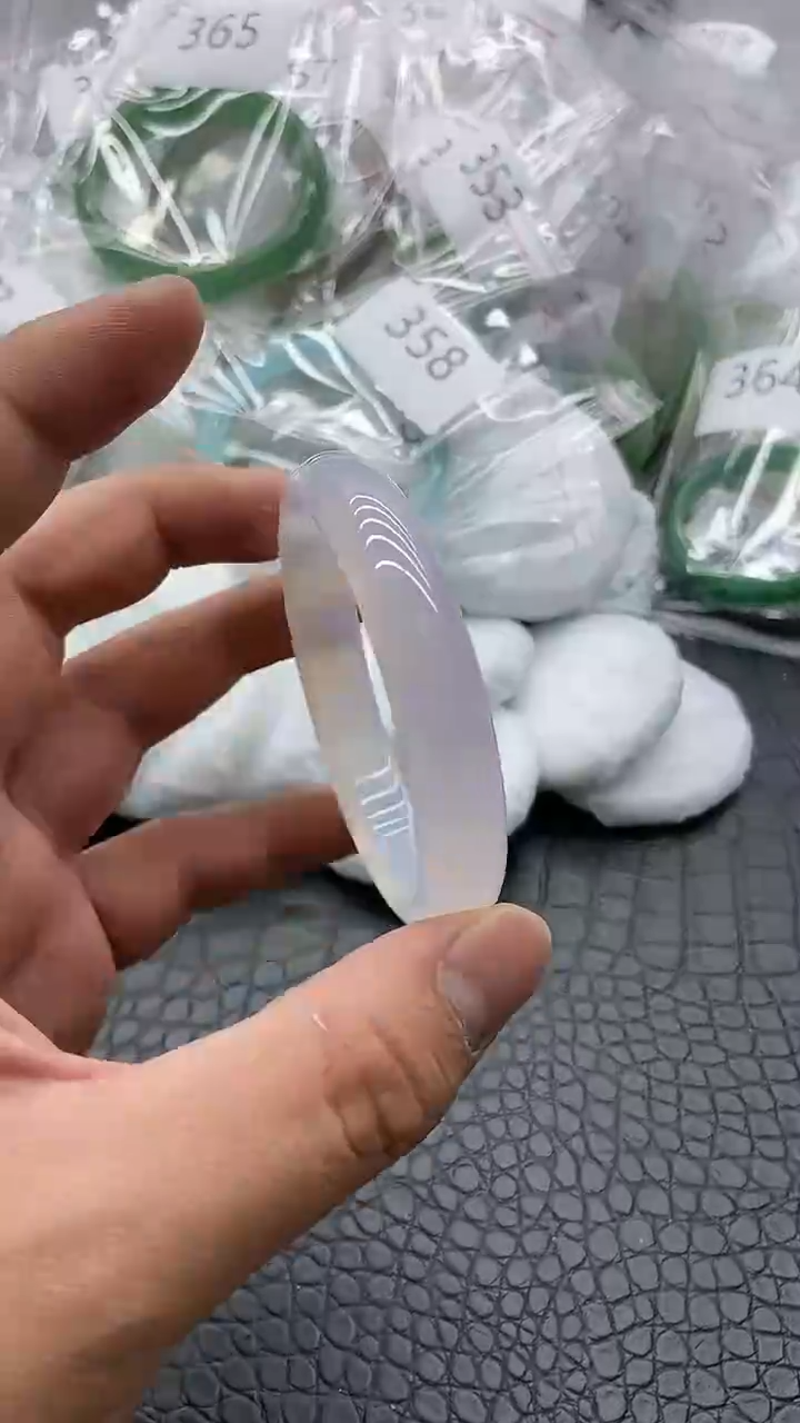 【闪购商品】石英质玉手镯未镶嵌A366