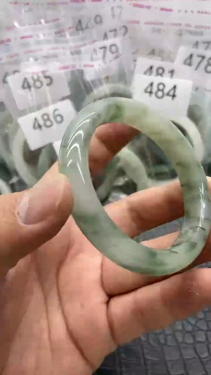 【闪购商品】石英质玉手镯未镶嵌488