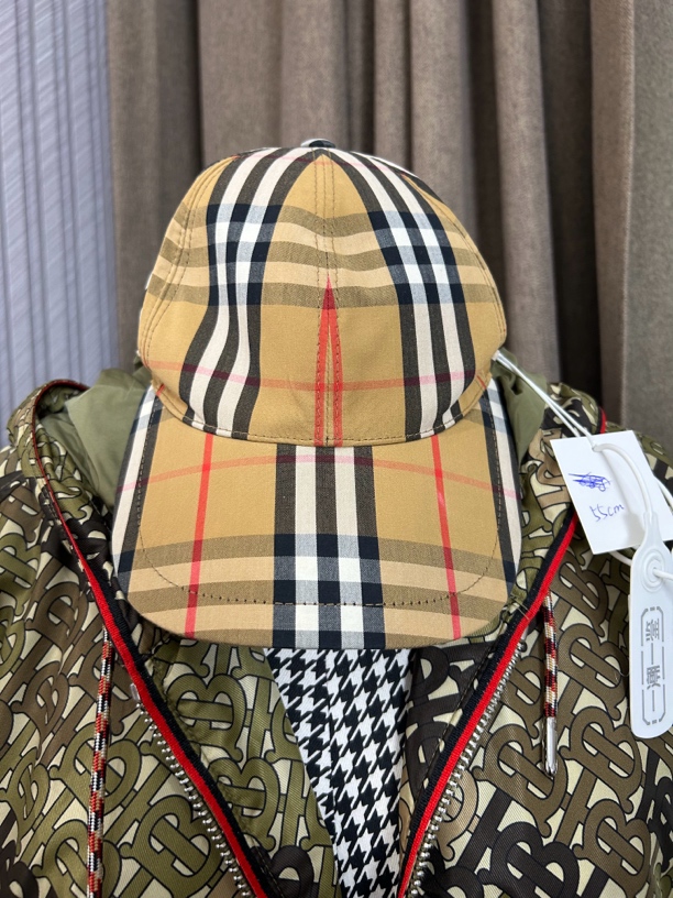 95新 BURBERRY/博柏利 Burberry经典格纹鸭舌帽棒球帽95新