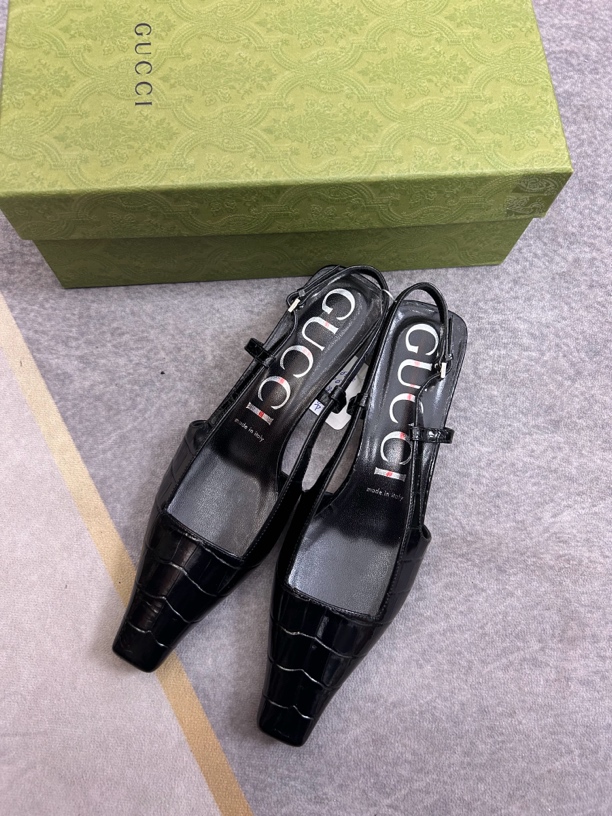 99新 GUCCI/古驰 黑色平头低跟鞋三八码