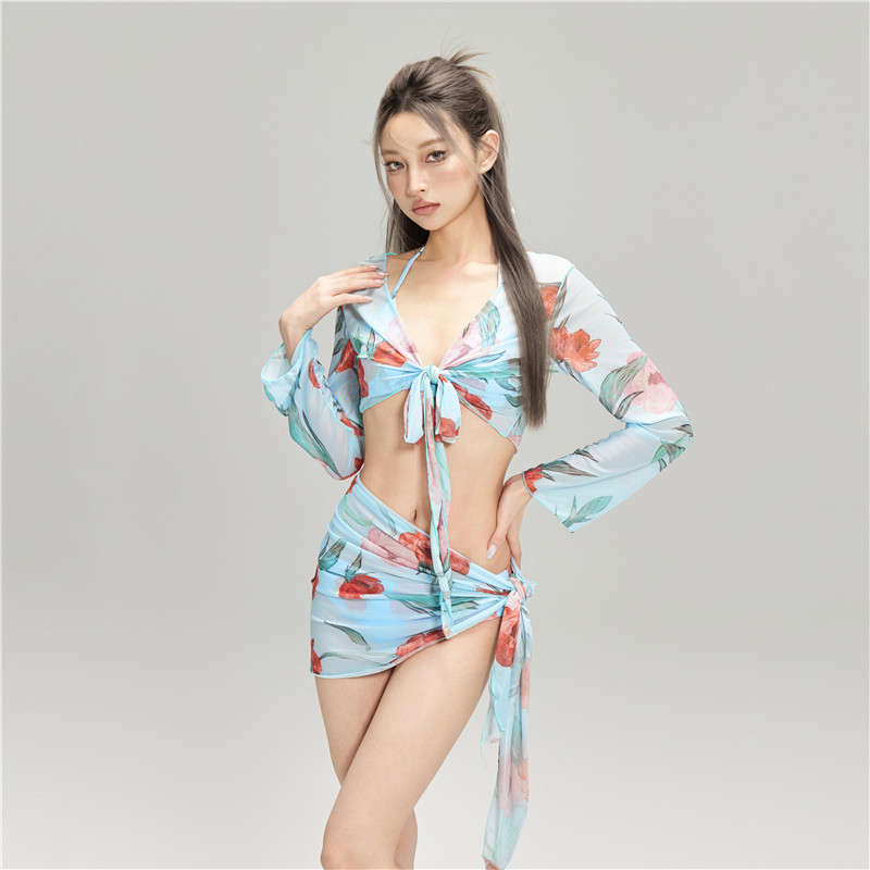 苏拉娜公主四件套比基尼分体泳衣女性感显瘦BIKINI沙滩度假游泳衣