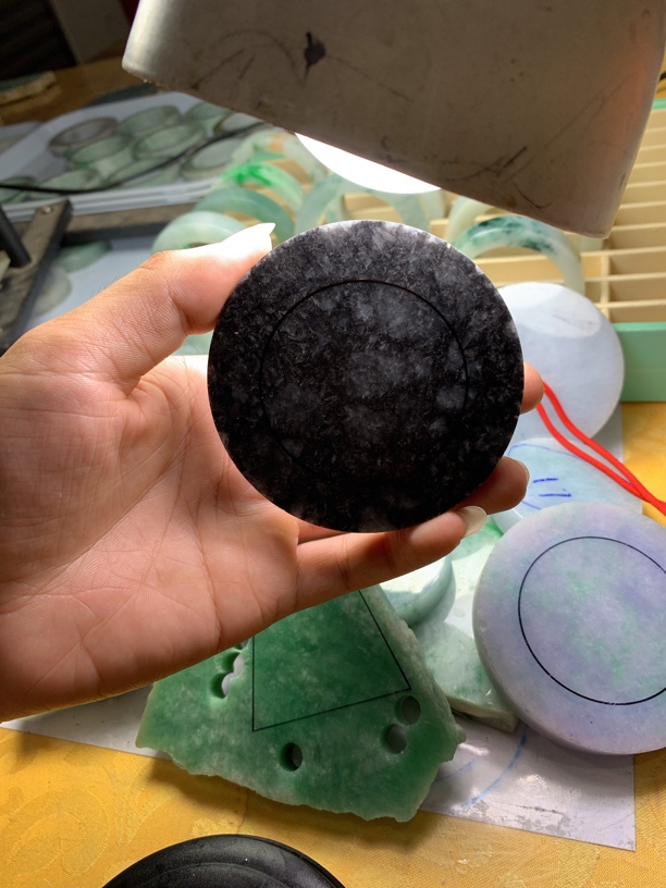 缅甸纯天然翡翠A货 满乌鸡手镯料