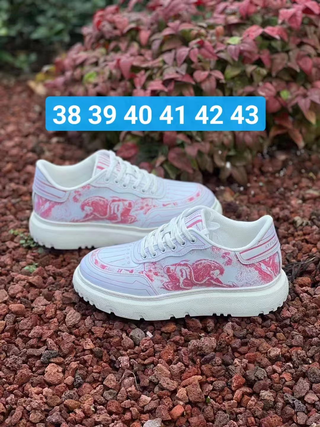 2024秋冬新款潮牌休闲鞋（2色）