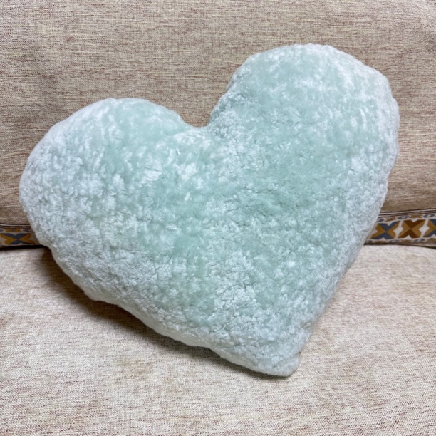 抱枕皮毛一体心形抱枕腰靠沙发靠家居装饰车载枕头垫枕枕靠靠枕