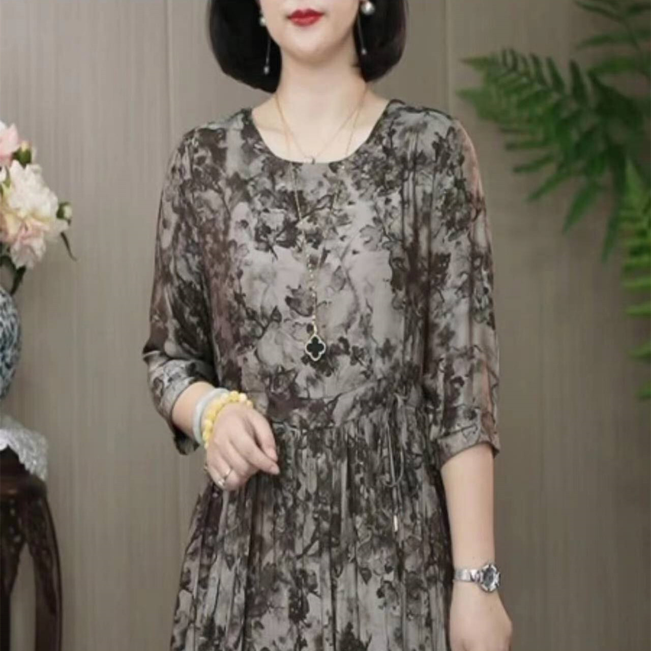 2025秋季新款长袖抽绳收腰气质优雅女连衣裙#4548