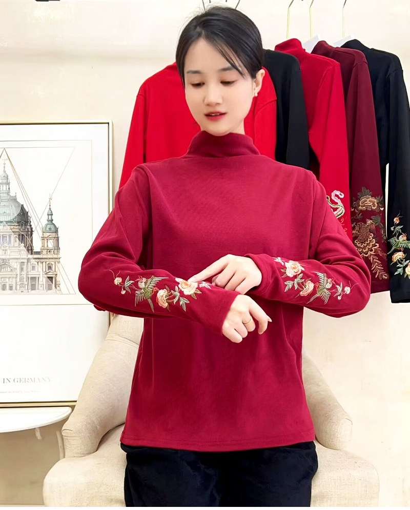 外穿保暖上衣女德绒半高领打底衫民族风秋冬刺绣长袖T恤妈妈绒衫