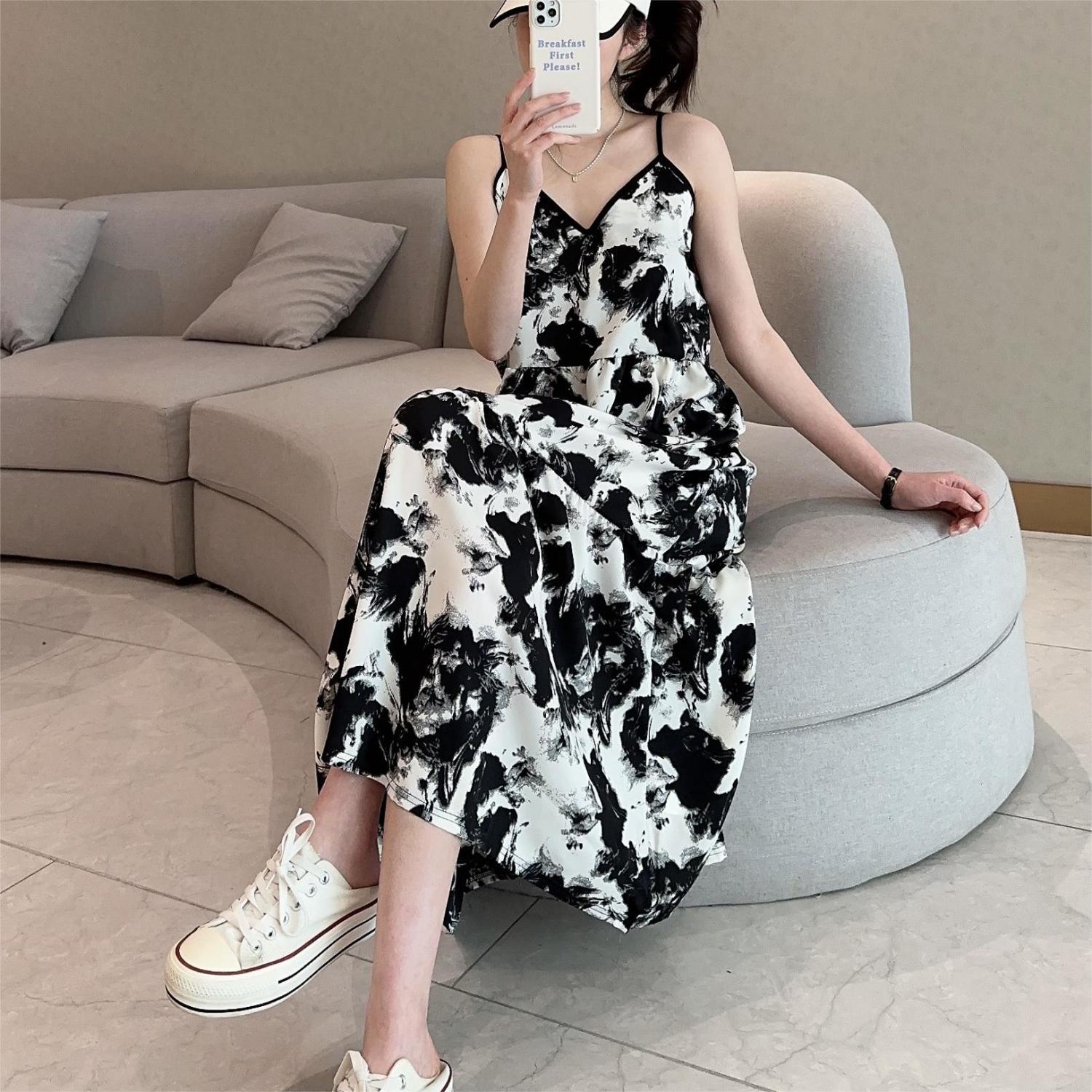 带胸垫纯欲风时尚吊带裙女夏薄款无袖长裙休闲大码宽松墨染连衣裙