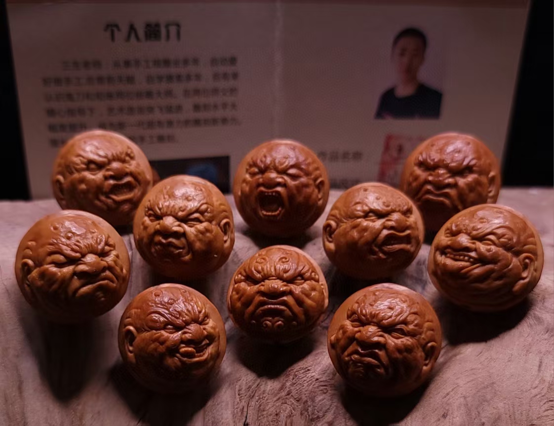 橄榄核雕，相琢大师高徒三生本工恶僧