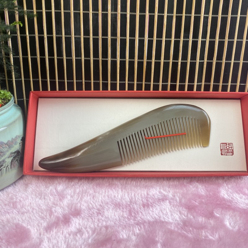 精品18cm中号加厚尖尾梳天然牦牛角按摩梳防静电化妆梳送礼佳品
