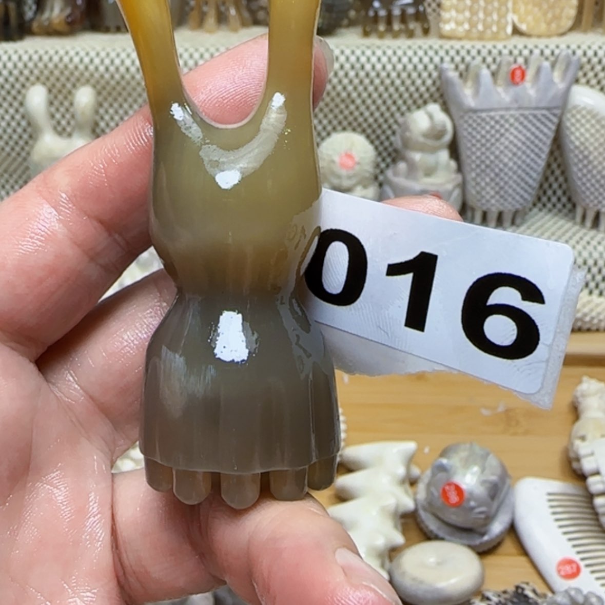 【闪购商品】牛角16株莲蓬特价微瑕砖雕