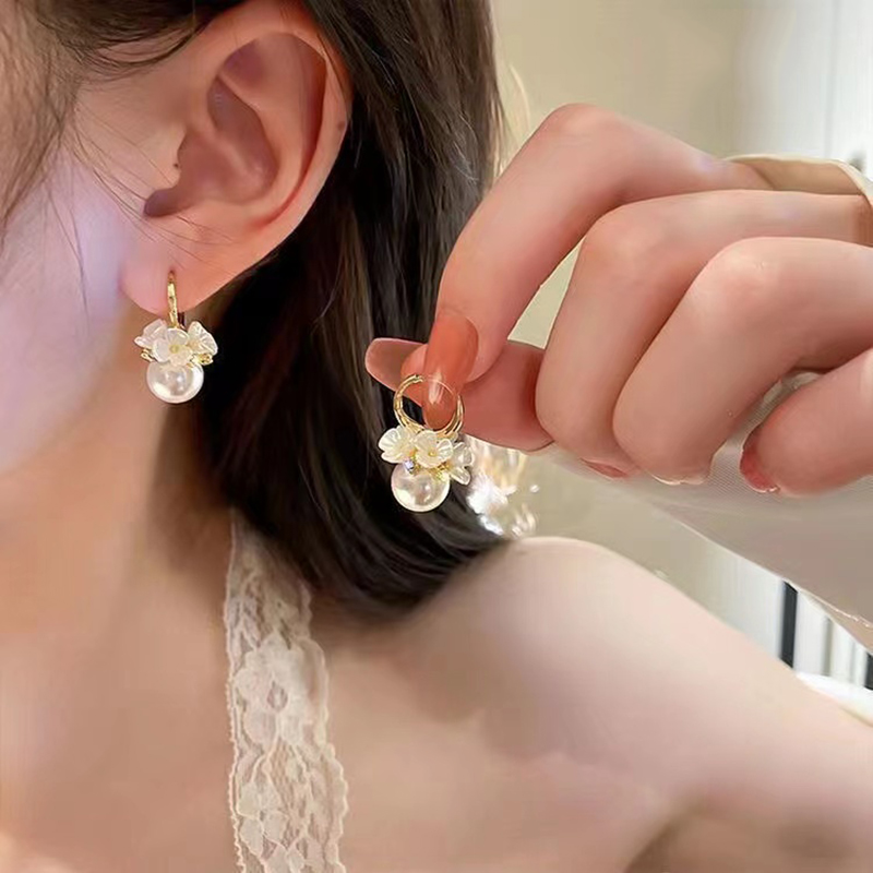 铜合金耳饰 新款潮气质轻奢花朵珠珠时尚百搭耳环女1093