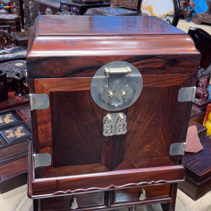 紫檀木类成套家具
