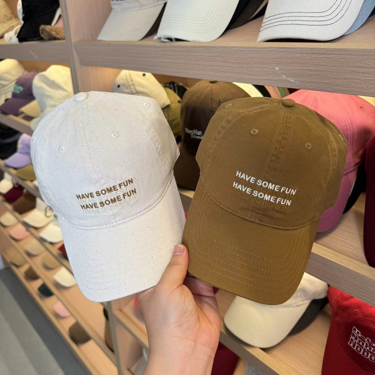 韩版高品质小众棒球帽显脸小大帽檐软顶鸭舌帽简约时尚情侣百搭潮