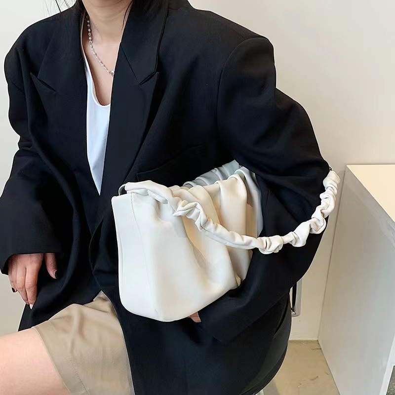 女包网红时尚百搭小众小包包腋下包新款斜跨包