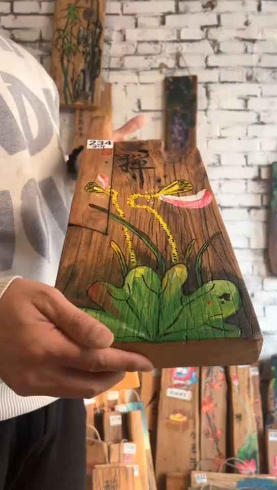 【闪购商品】桃核吊坠234号木板画