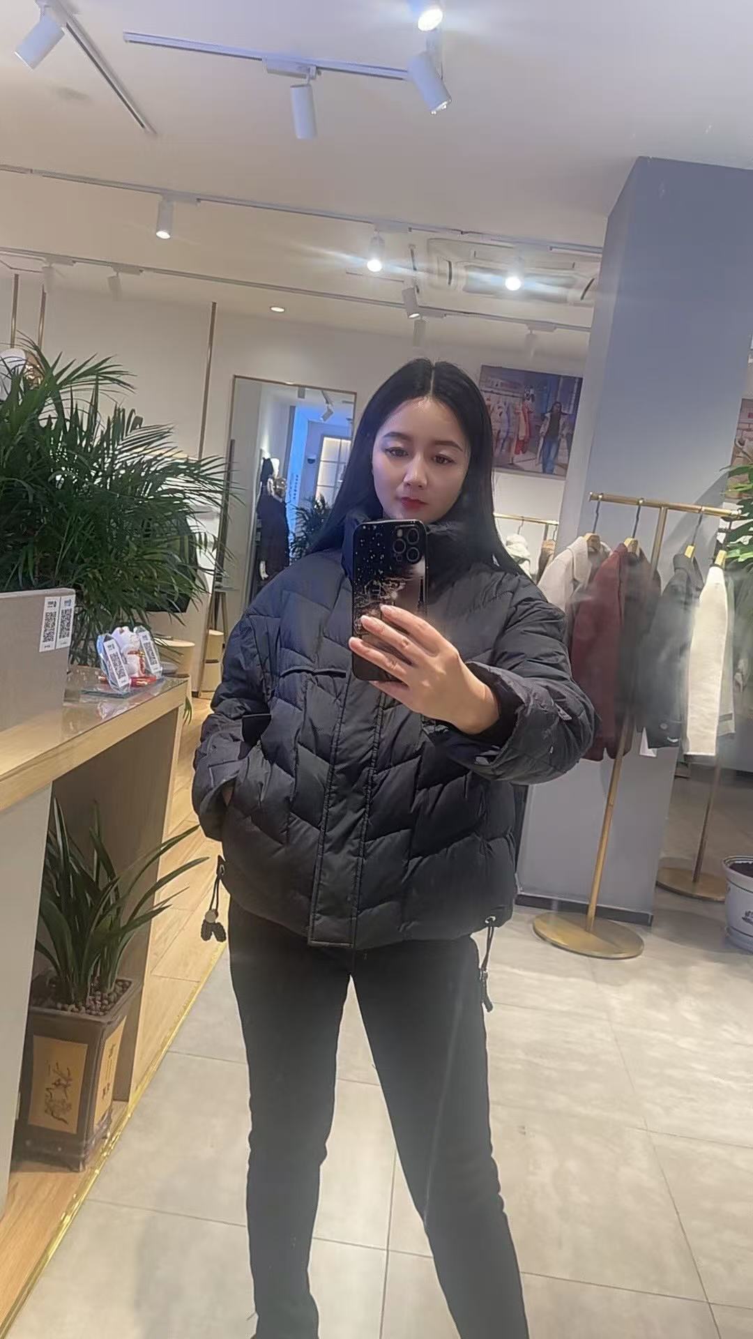 短款女款羽绒冬袄