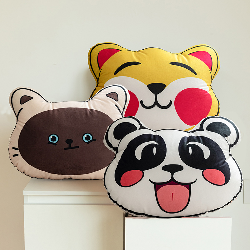 抱枕卡通可爱毛绒玩具公仔车上用品腰靠儿童女生礼物玩偶靠枕含芯