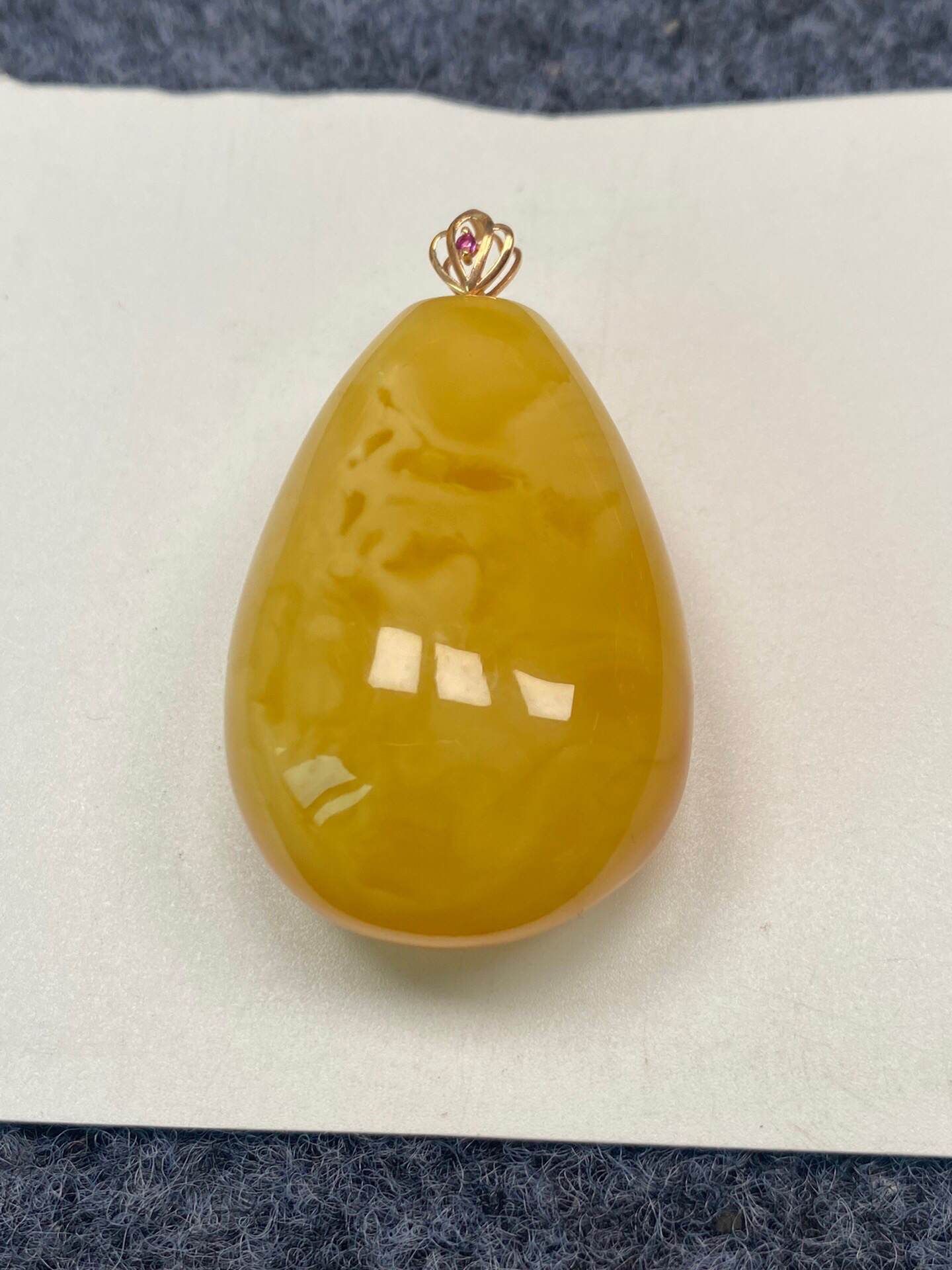 纯天然蜜蜡18k金镶嵌360度旋转扣头 