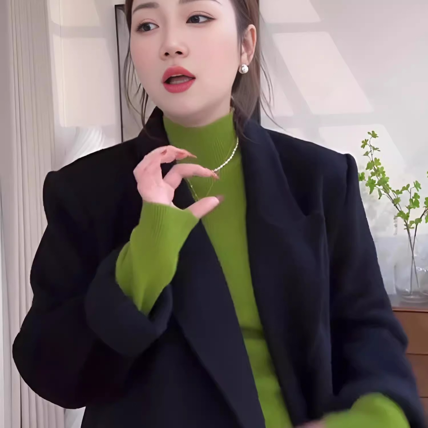 欧货牛油果绿打底衫女秋冬修身半高领内搭毛衣洋气显瘦羊毛针织衫