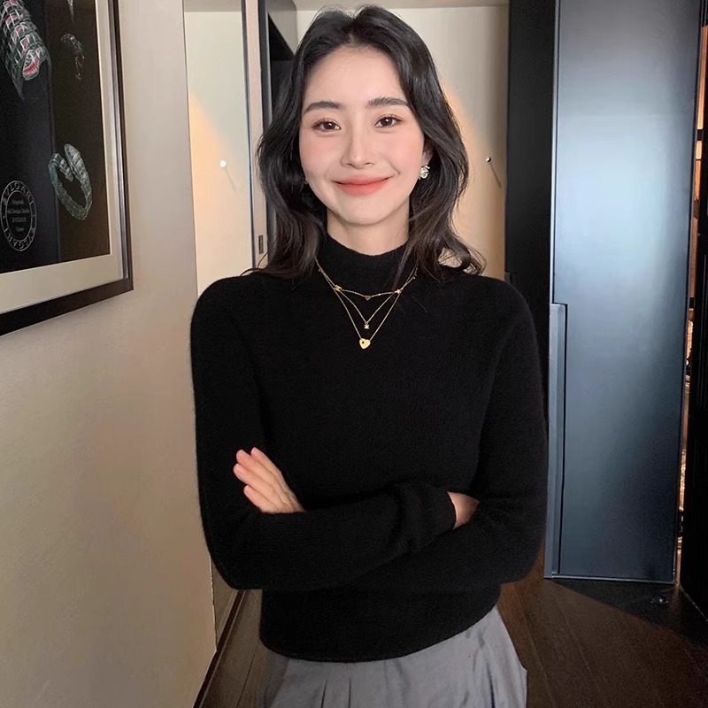 半高领羊毛打底衫女2025秋冬新款套头紧身毛衣通勤内搭黑色针织衫