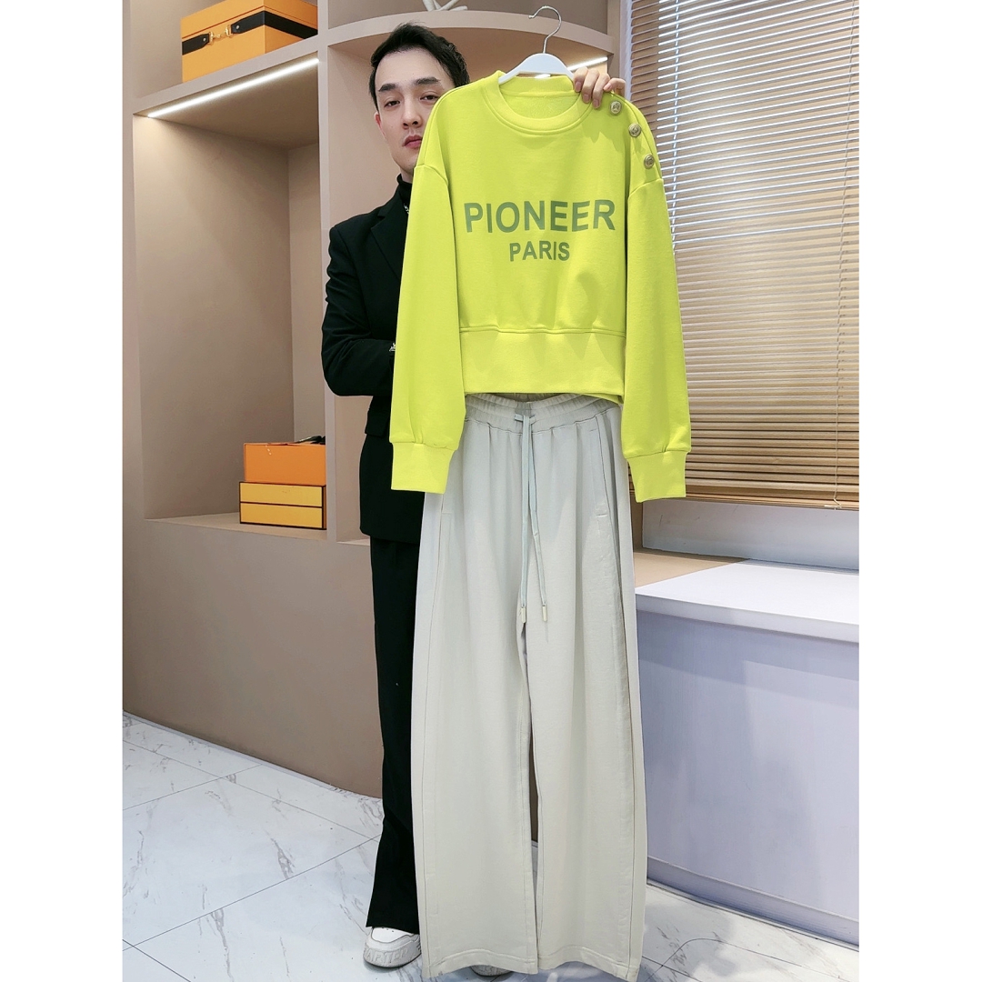 【LIANG哥定制】春季磨毛秋黄绿时尚减龄墨绿字母印花休闲卫衣2213A