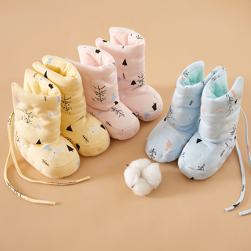 新生儿婴儿手工纯棉花秋冬棉鞋加厚保暖软底不掉跟护脚套步前鞋