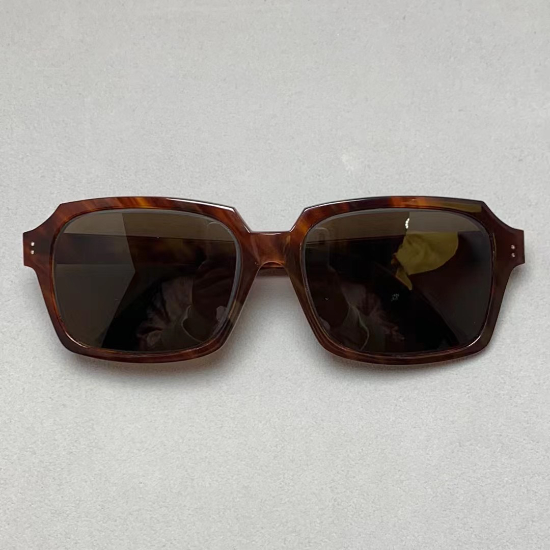 天然冒冒全框配深茶色天然石头镜片