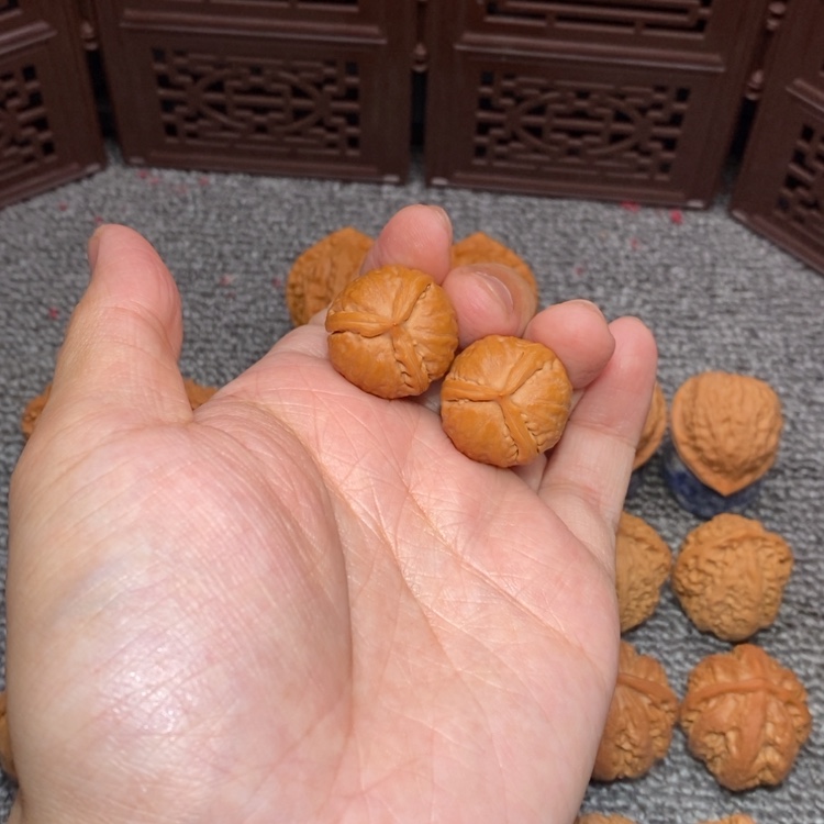 【闪购商品】文玩核桃吊坠中**迪