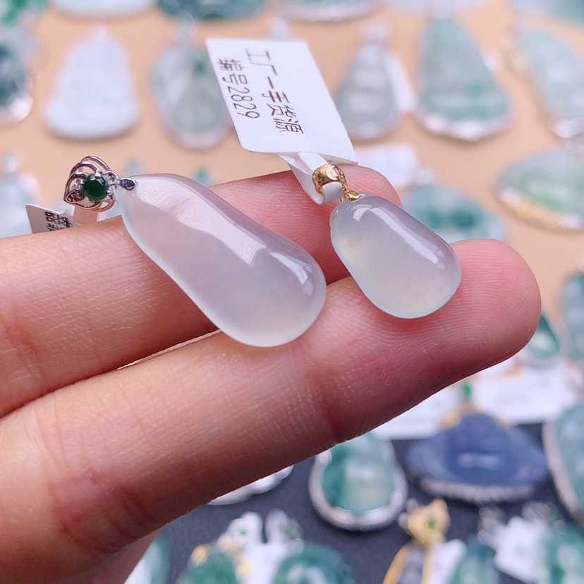 【闪购商品】翡翠颈饰18K金镶嵌塑