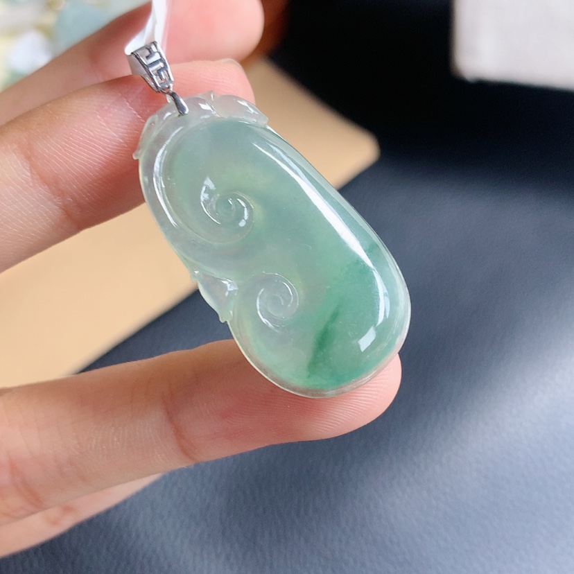 【闪购商品】翡翠颈饰18K金镶嵌