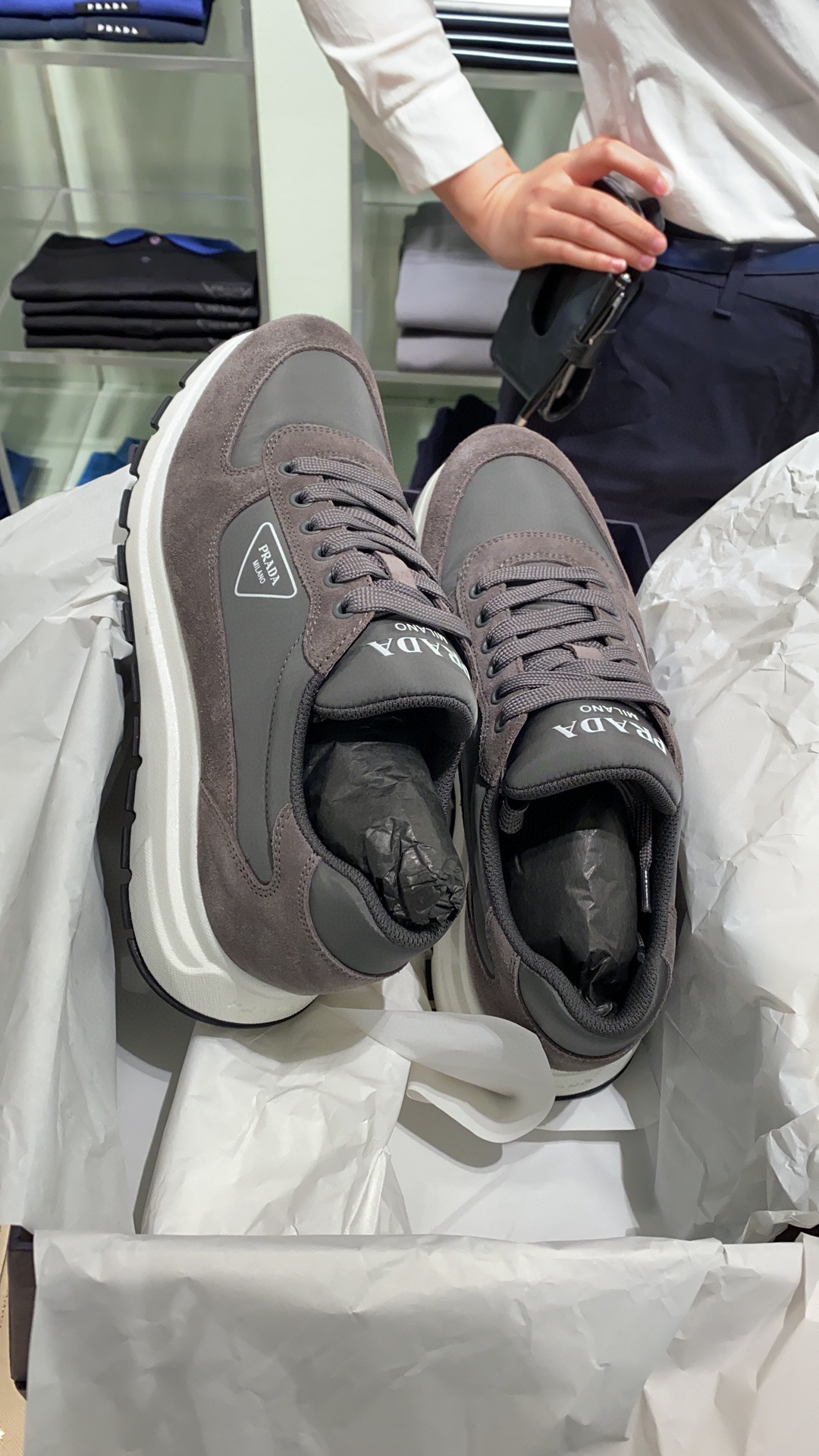 全新未使用 Prada/普拉达 男鞋 休闲鞋麂皮尼龙面料